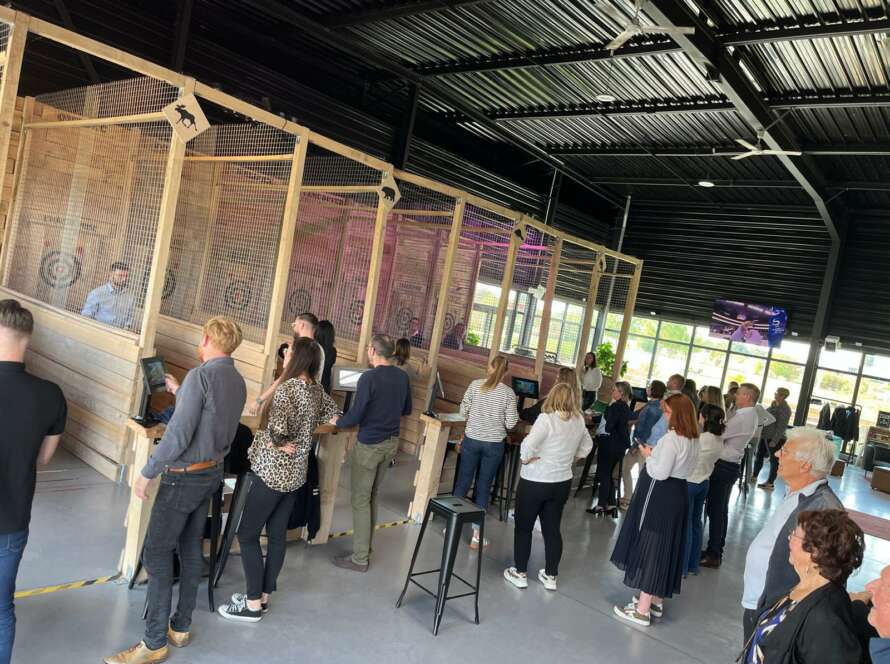Team Building à Lille Pourquoi L’Hache Prise est le partenaire B2B de référence pour vos événements d'entreprise
